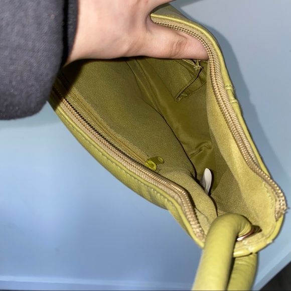 Pretty green purse - Picture 2 of 2